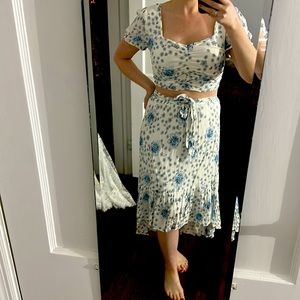 Small two piece lulus skirt and top